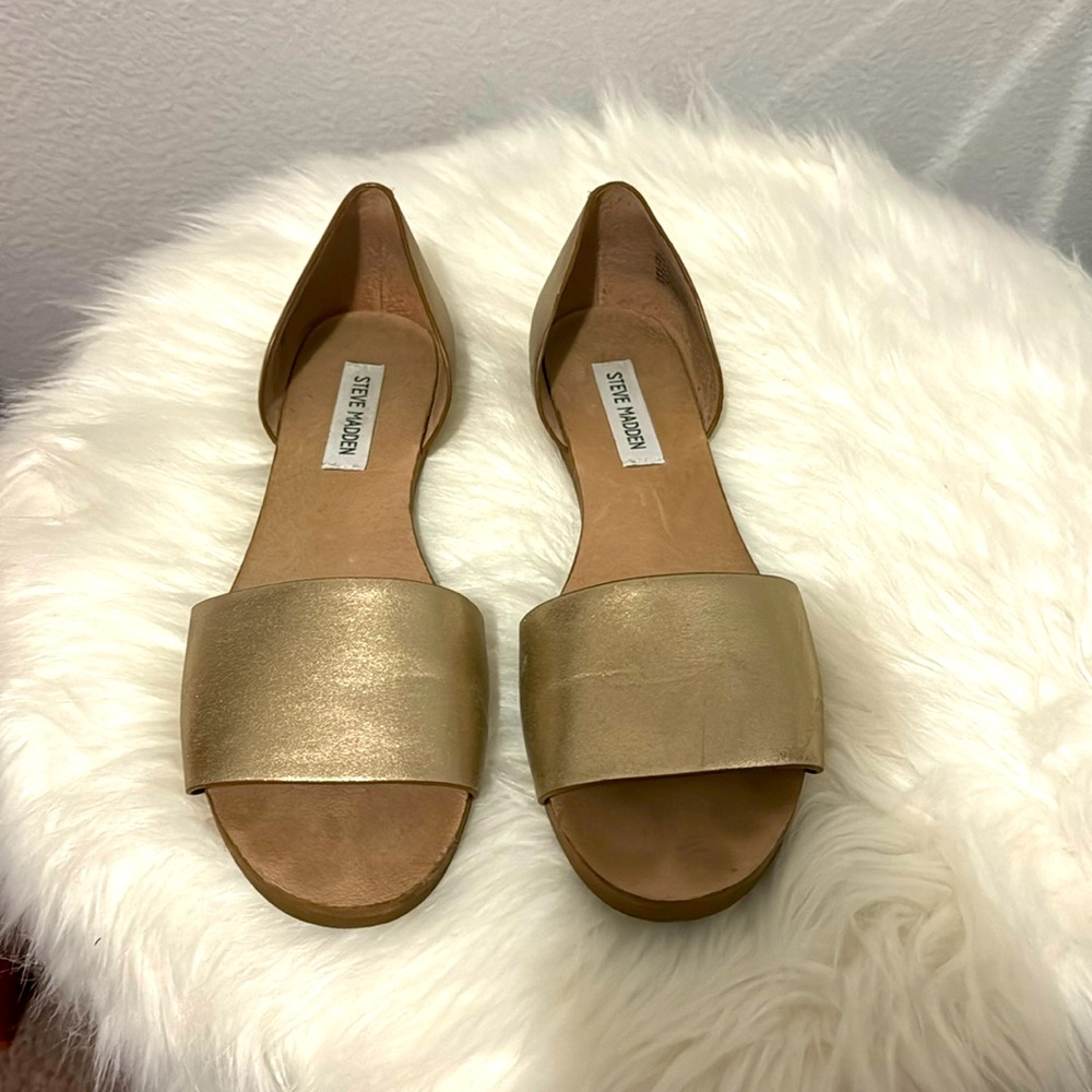 Steve Madden flat sandal